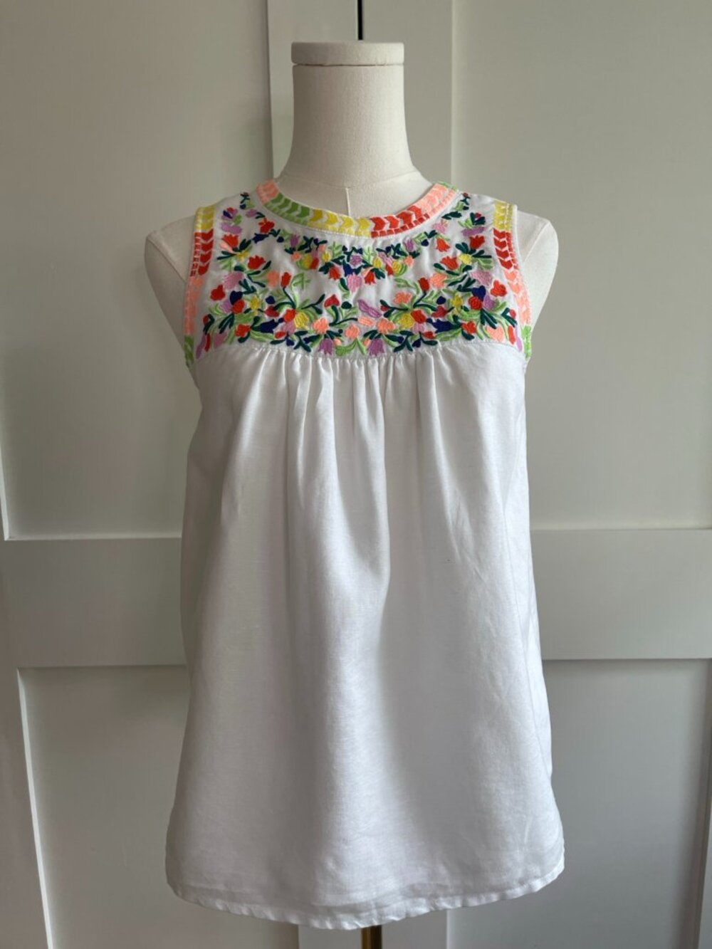 J. Crew White Multicolor Floral Embroidered Sleeveless Top Size 00